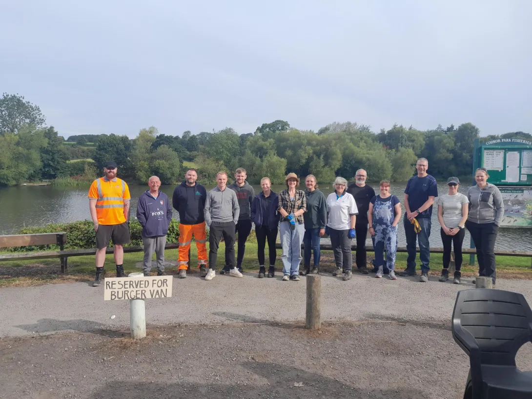 Aggregate Industries volunteers helping at the Codnor Park Reservoir in Derbyshire